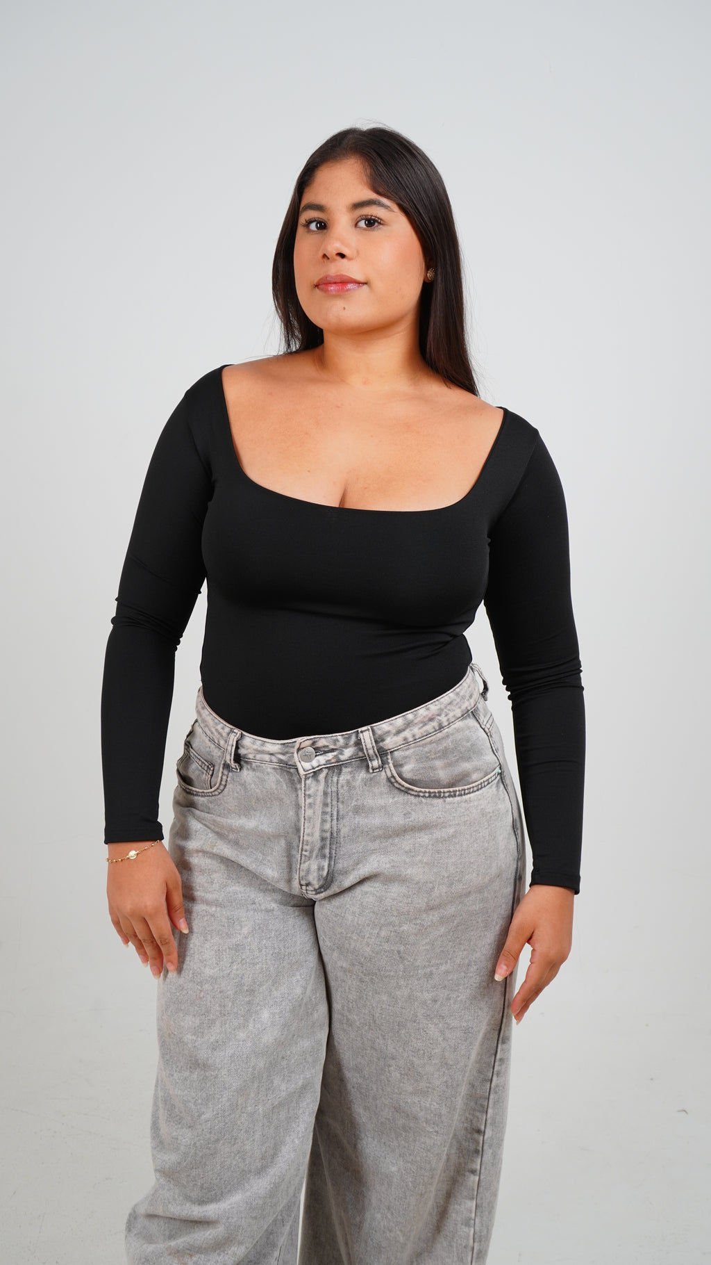 Body Manga Larga con Escote