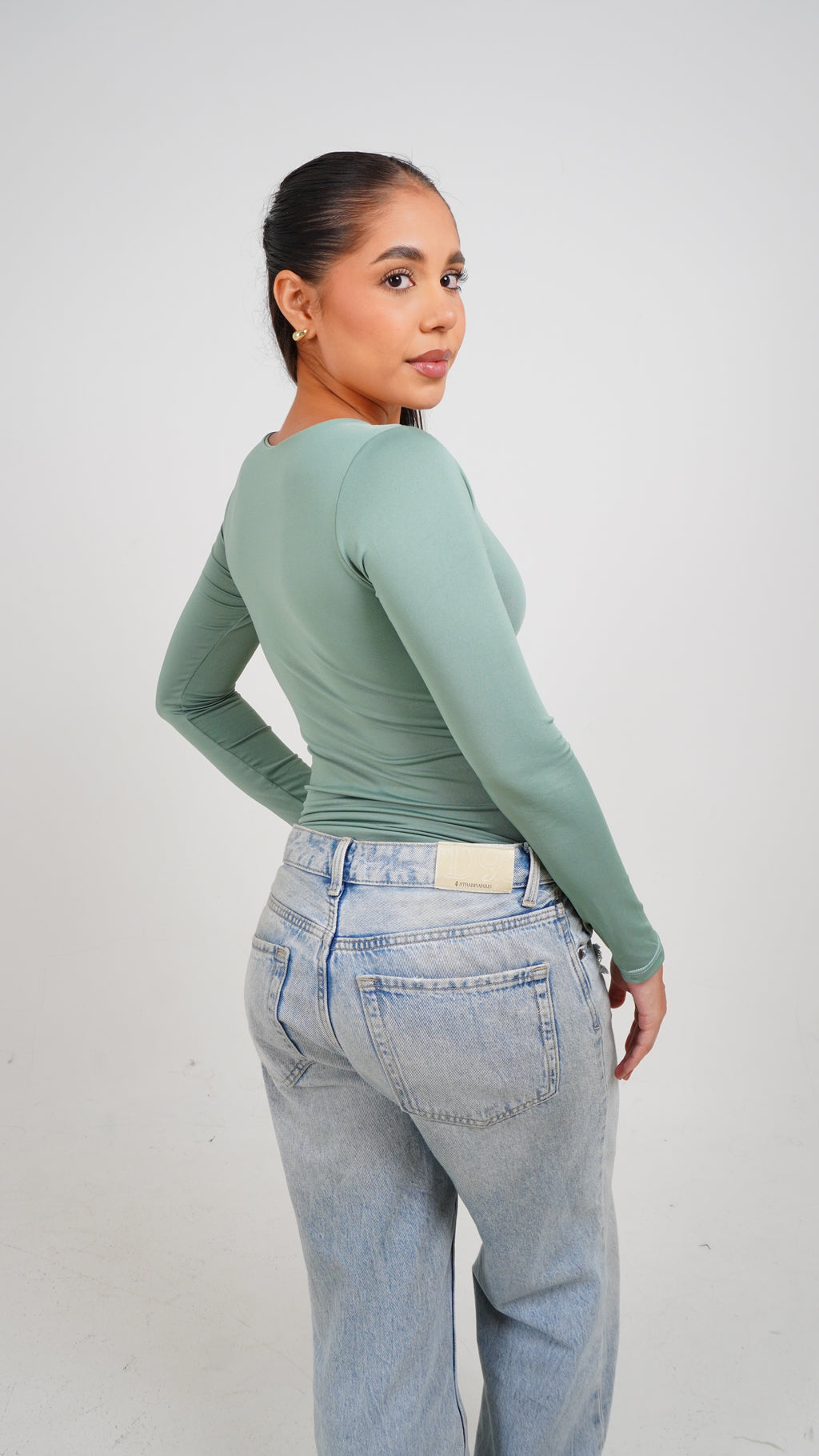 Body Manga Larga con Escote